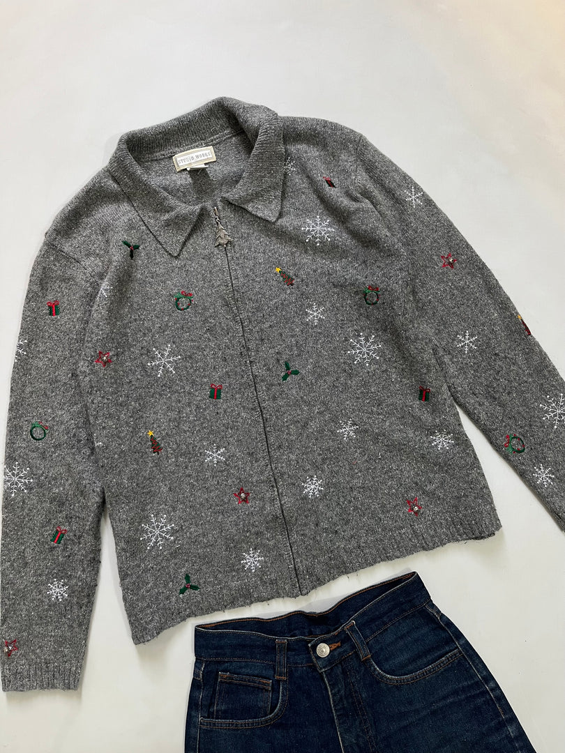 Studio Works Christmas Sweater-Bust 46