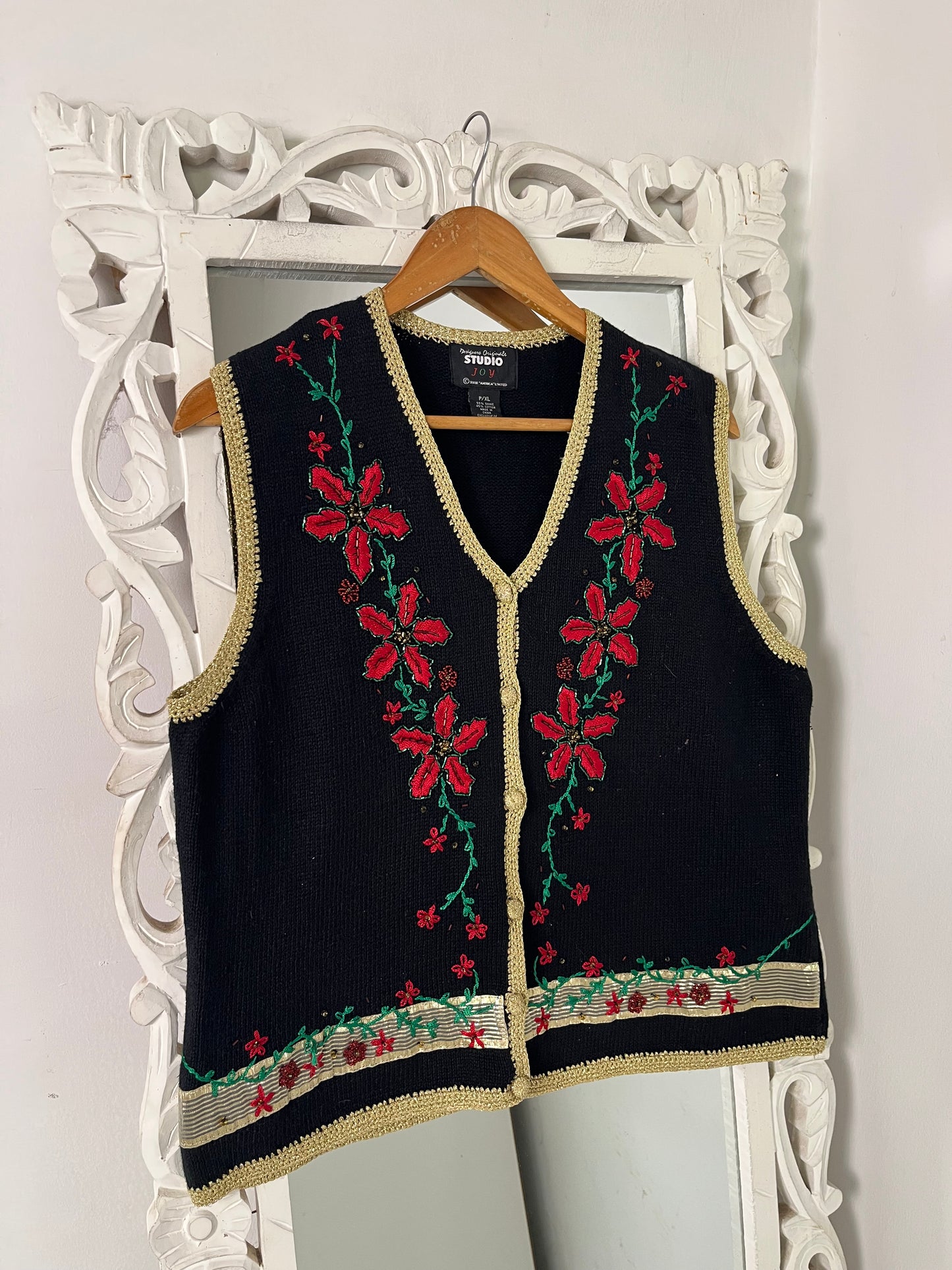 Vintage Embroidered Sweater Vest-Bust 42