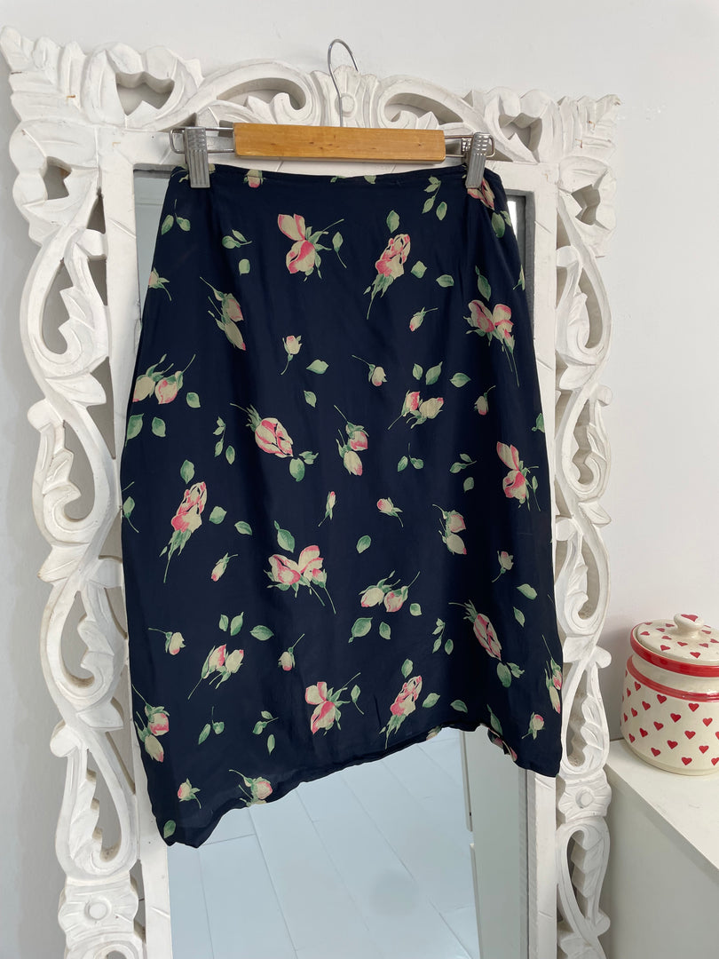 Tulip Skirt-Waist 36
