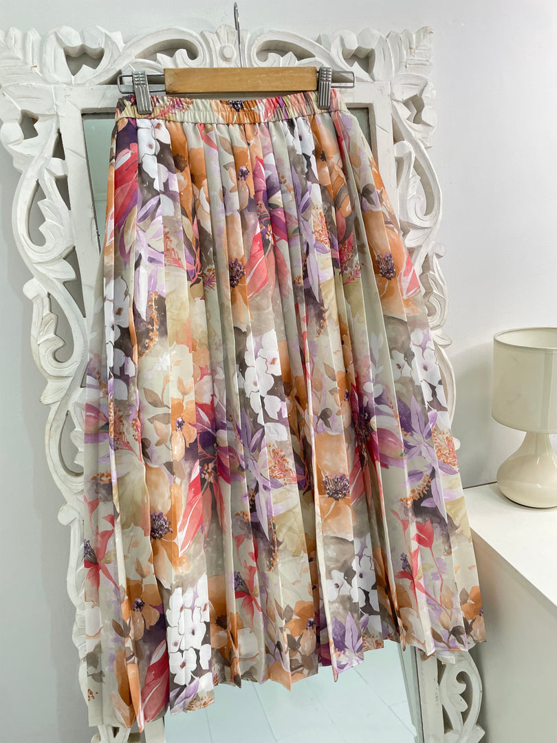 Pleated Skirt-Waist 38 to 42