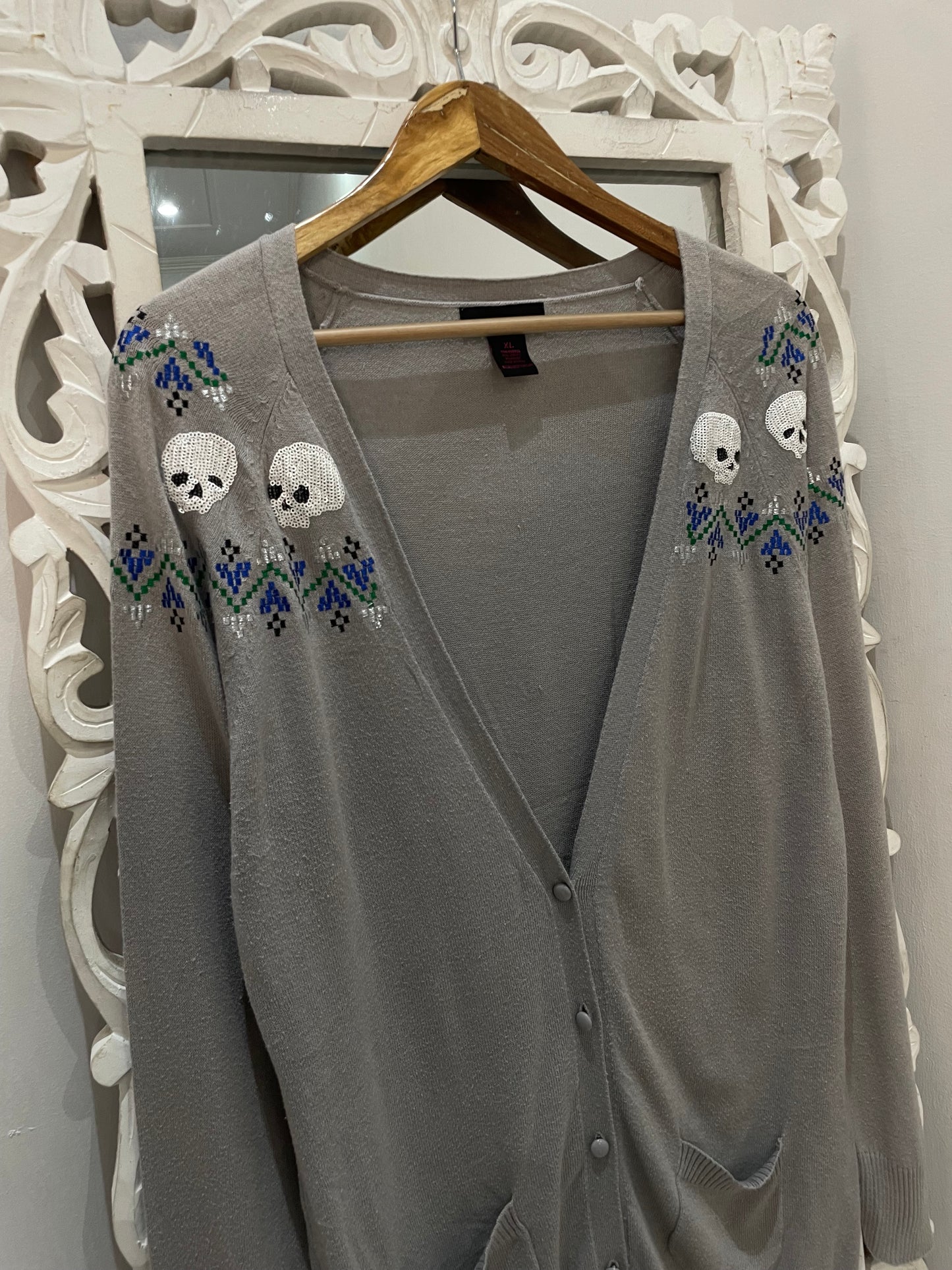 Embroidered Vintage Sweater-Bust 42