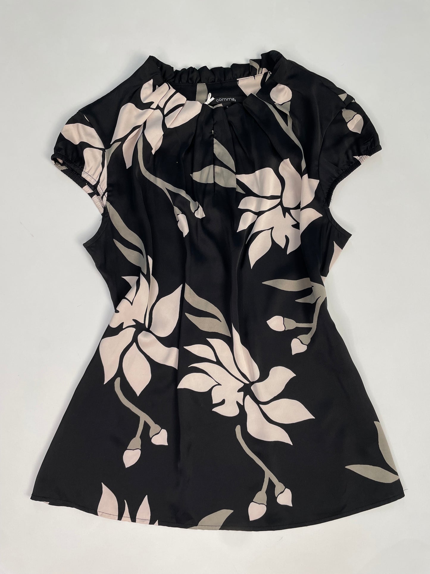 Comma Top-Bust 40