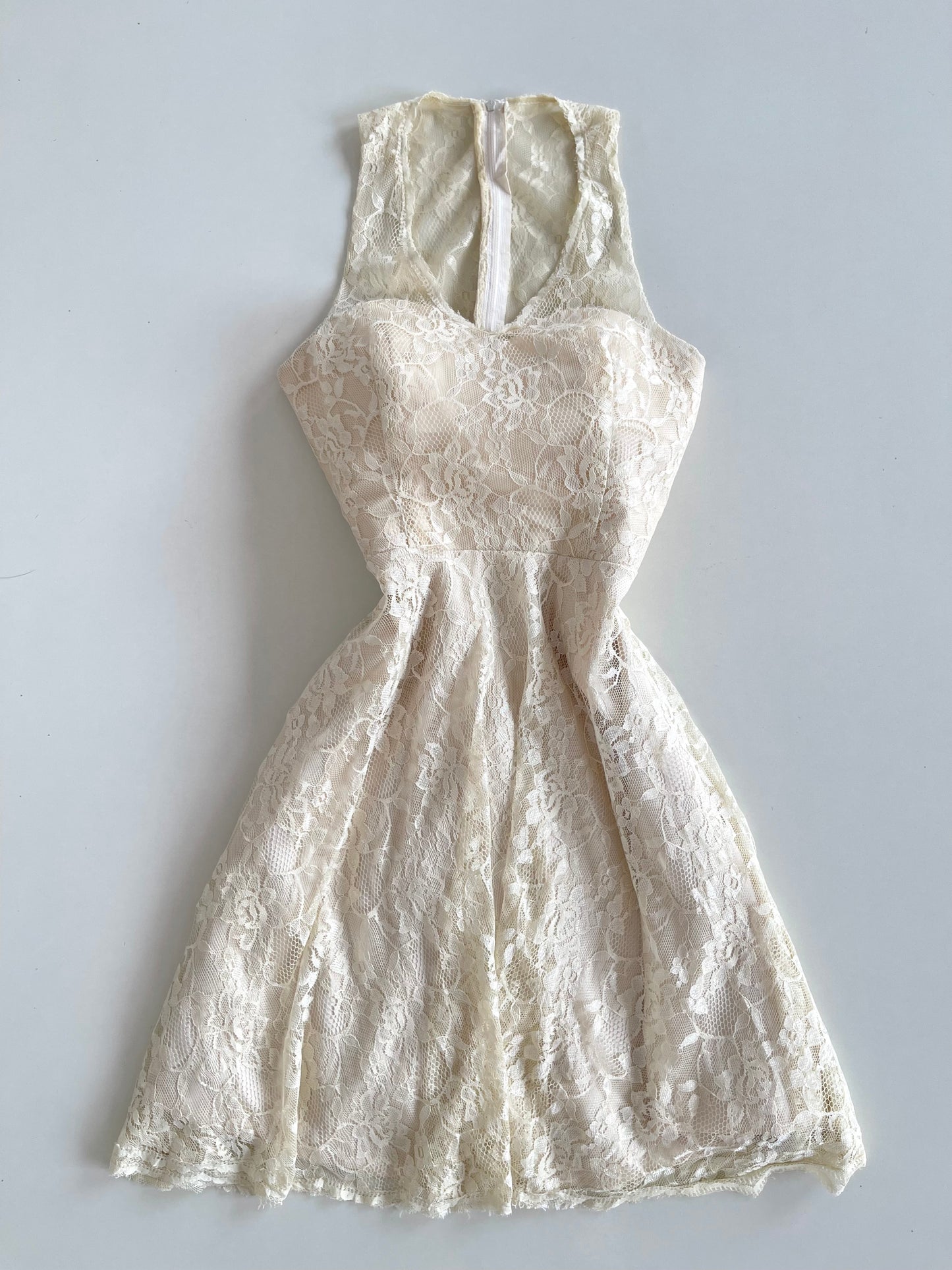 Vintage Lace Dress-Bust 32