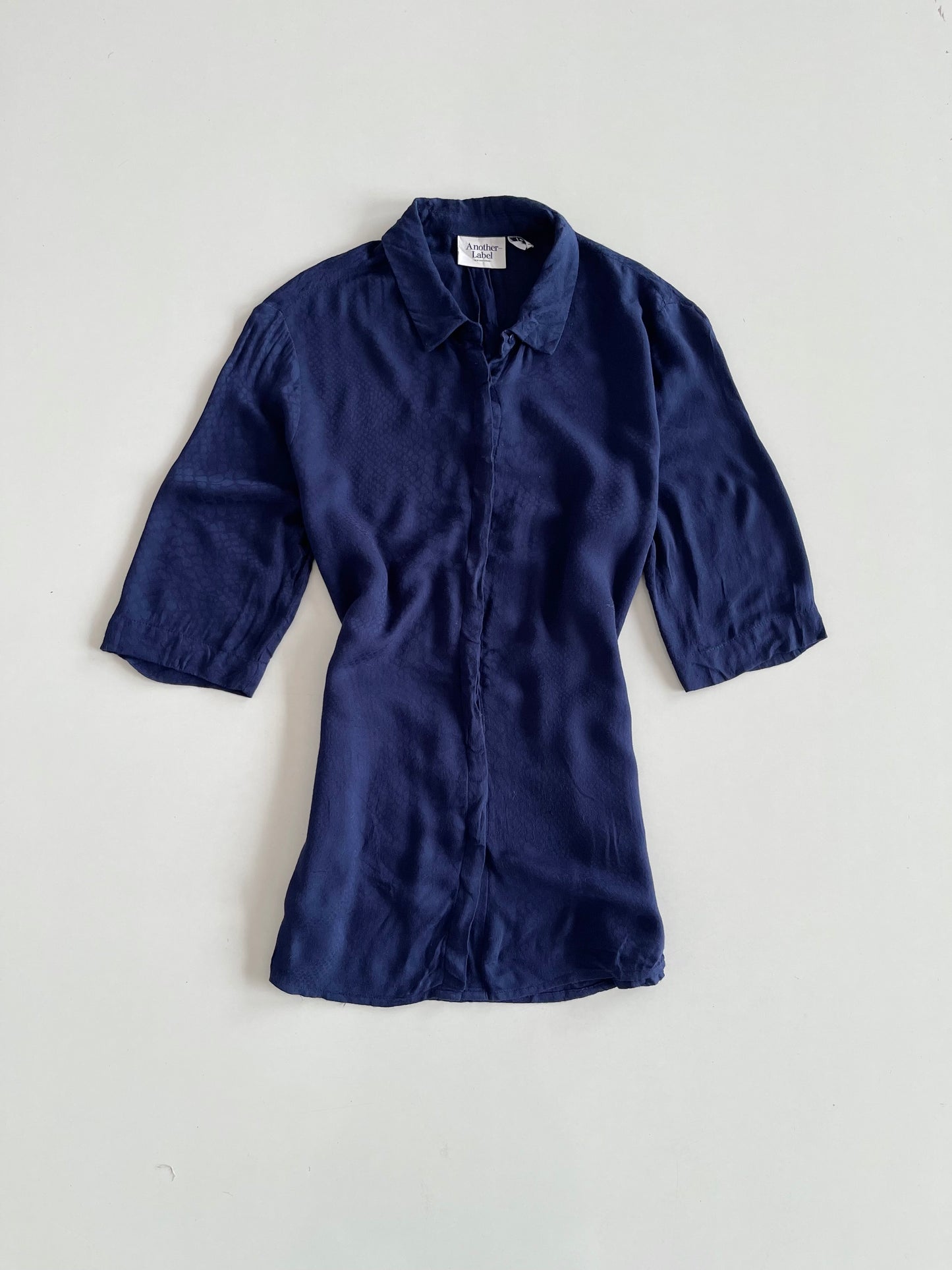 Another Label Shirt-Bust 40