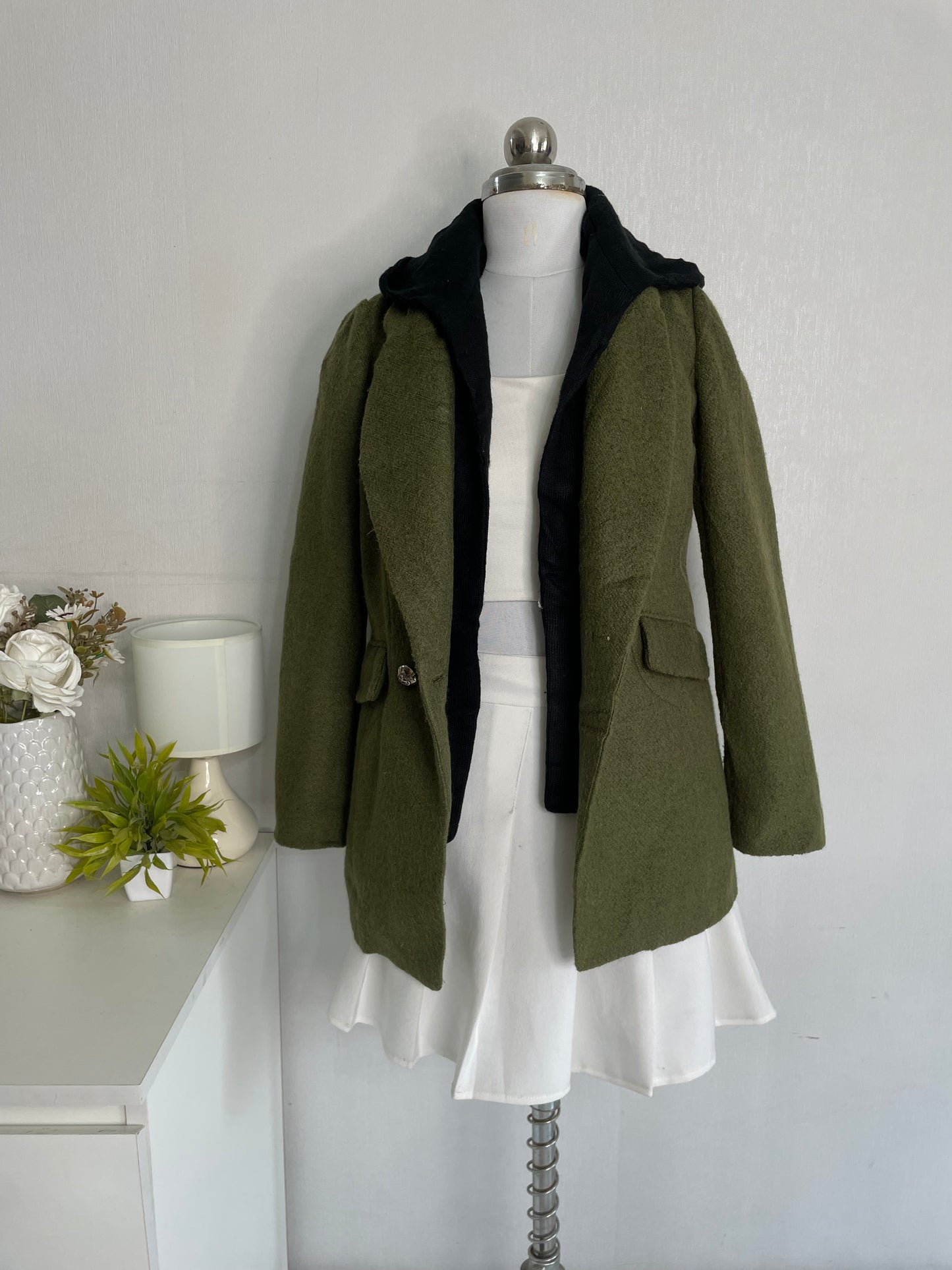 CONVERTIBLE TWEED BLAZER (removable hood)- BUST 32