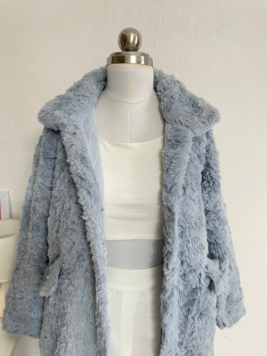 HUIER MAN POWDER BLUE FUR COAT - BUST 42