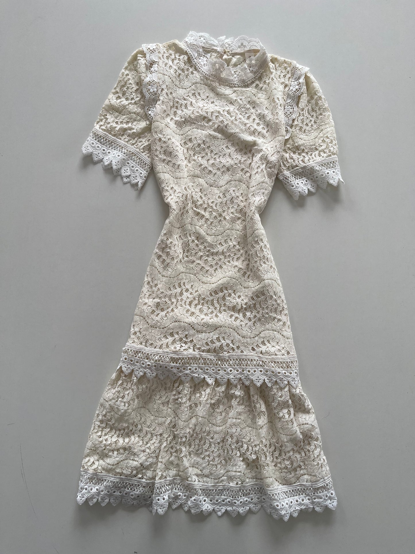 Vintage Lace Dress-Bust 38