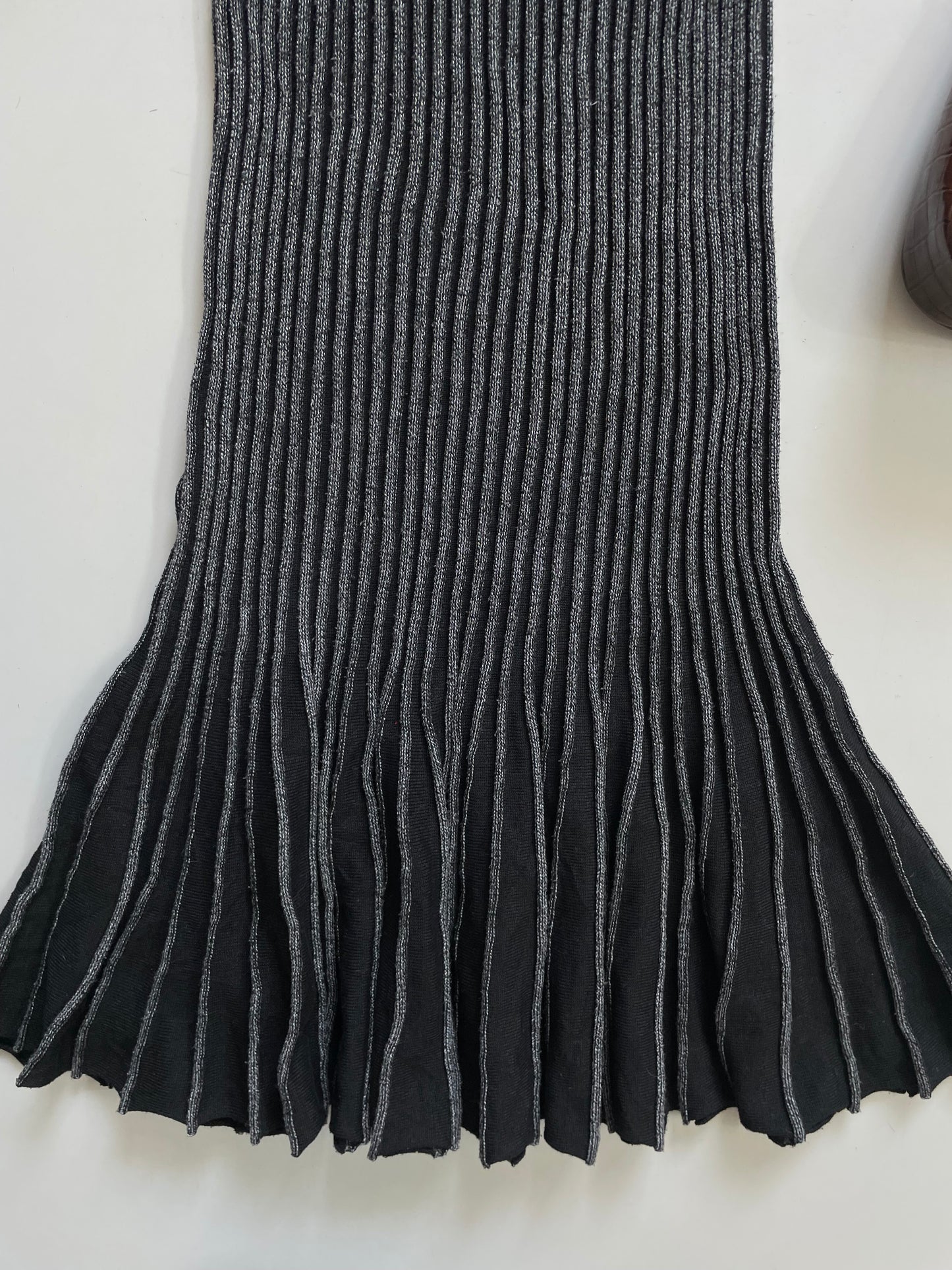 BLACK RIBBED SKIRT - WAIST 26 to 30