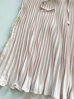 Load image into Gallery viewer, H&amp;m Pleated Skirt-Waist 28 to 30