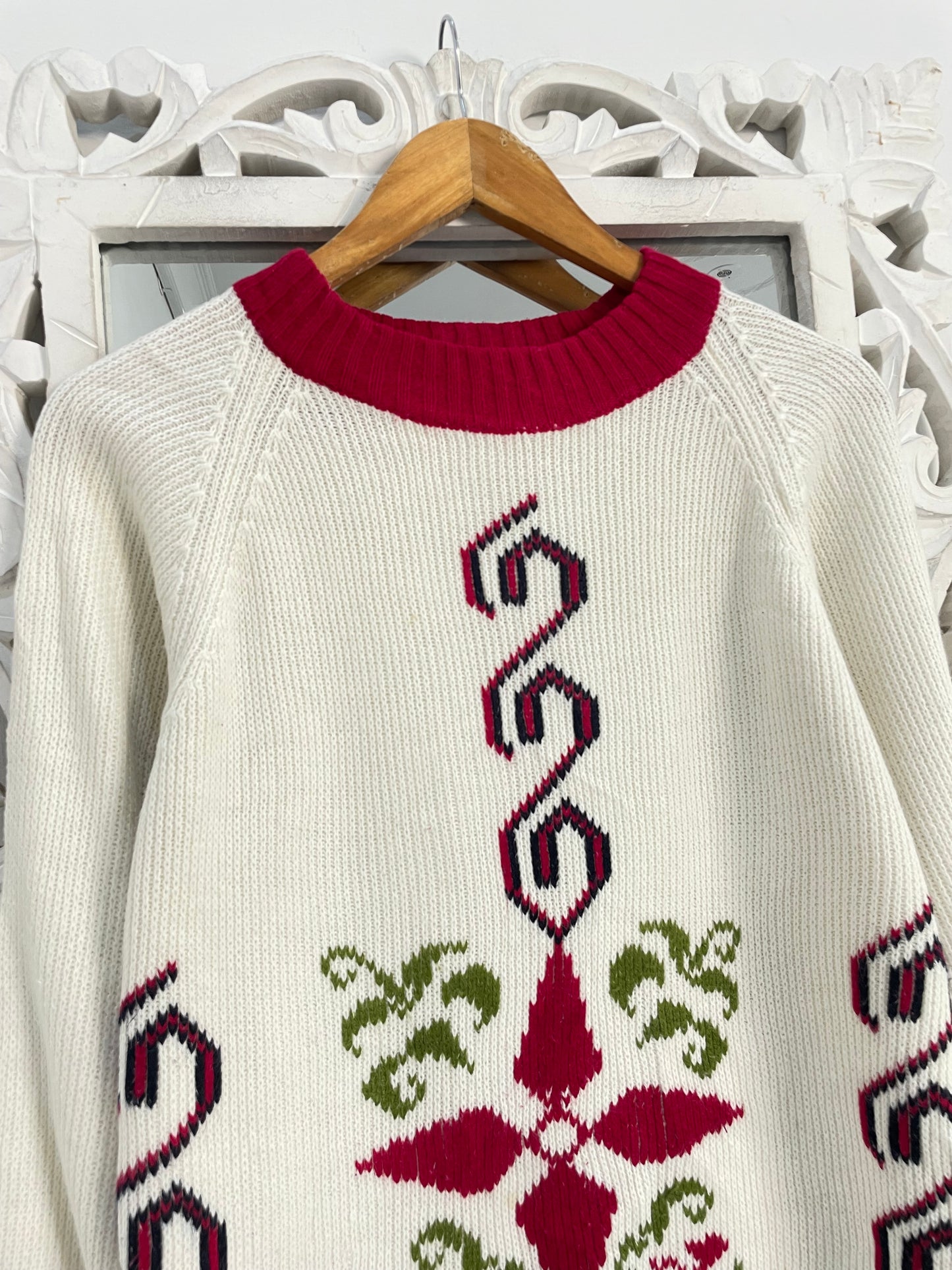 Embroidered Vintage Sweater-Bust 42