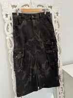 Load image into Gallery viewer, Denim Skirt-Waist 28
