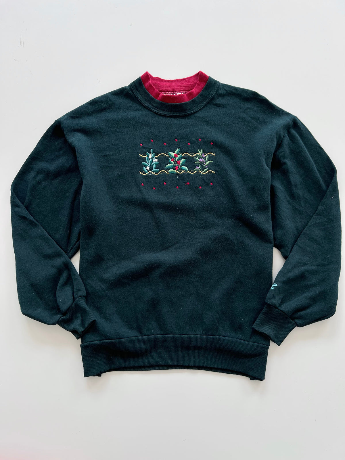 Top Stitch Embroidered Sweatshirt-Bust 46