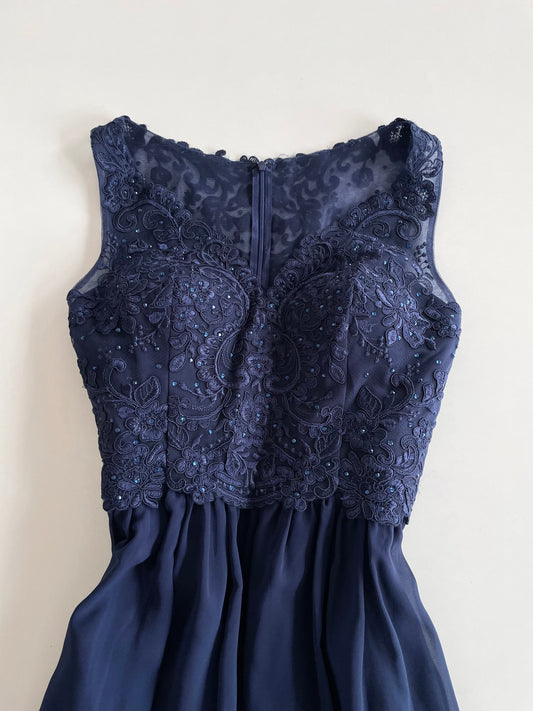 Vintage Lace Dress-Bust 34