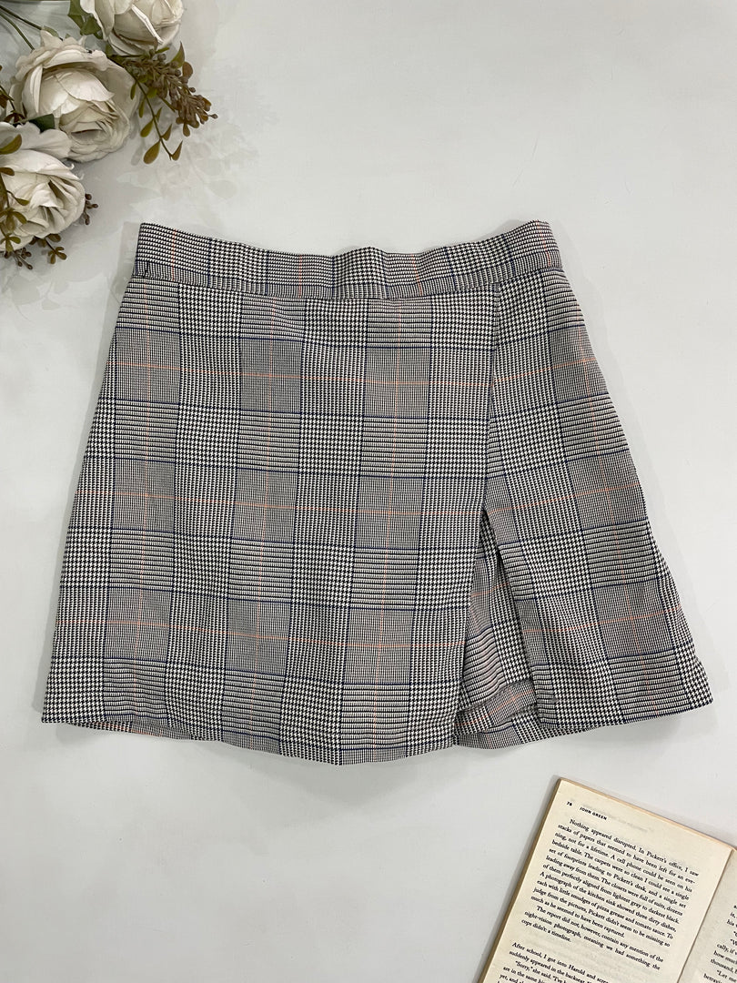 New Tagged Skort-Waist 24 to 26