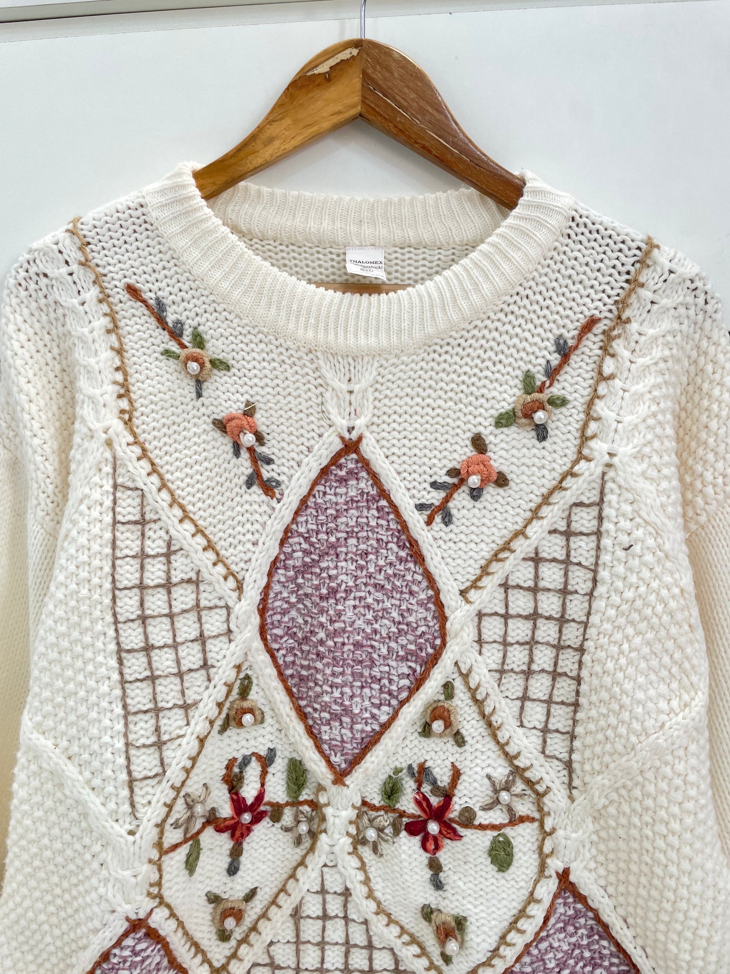 Embroidered Vintage Sweater-Bust 46