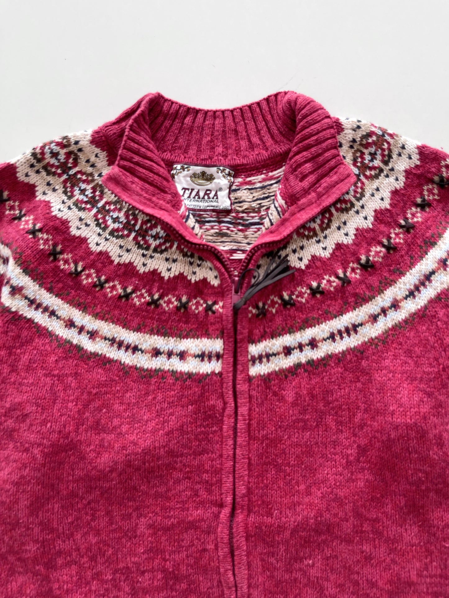 Tiara Embroidered zipper-Bust 46