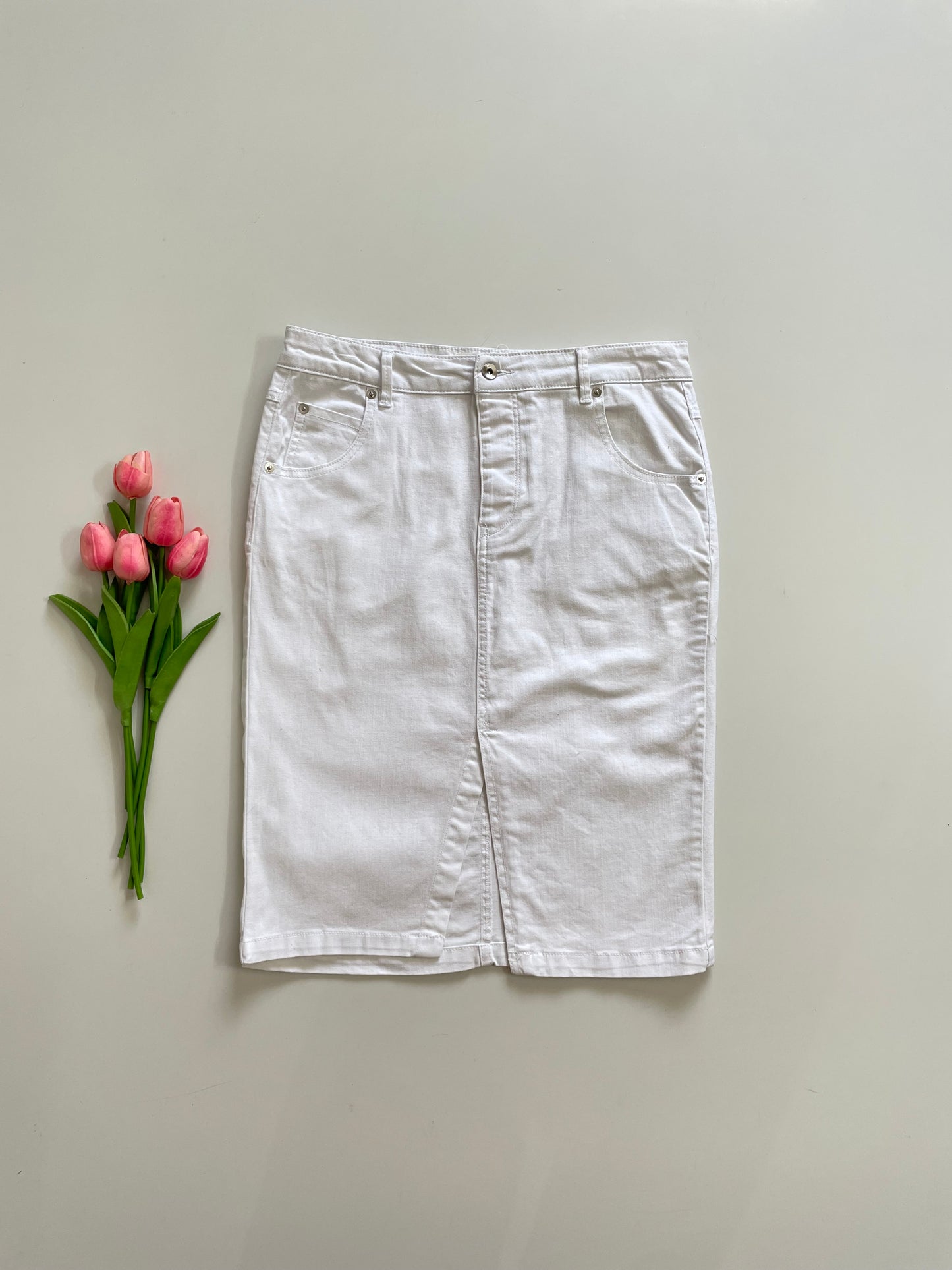 STRADIVARIUS SOLID WHITE DENIM SKIRT - WAIST 30