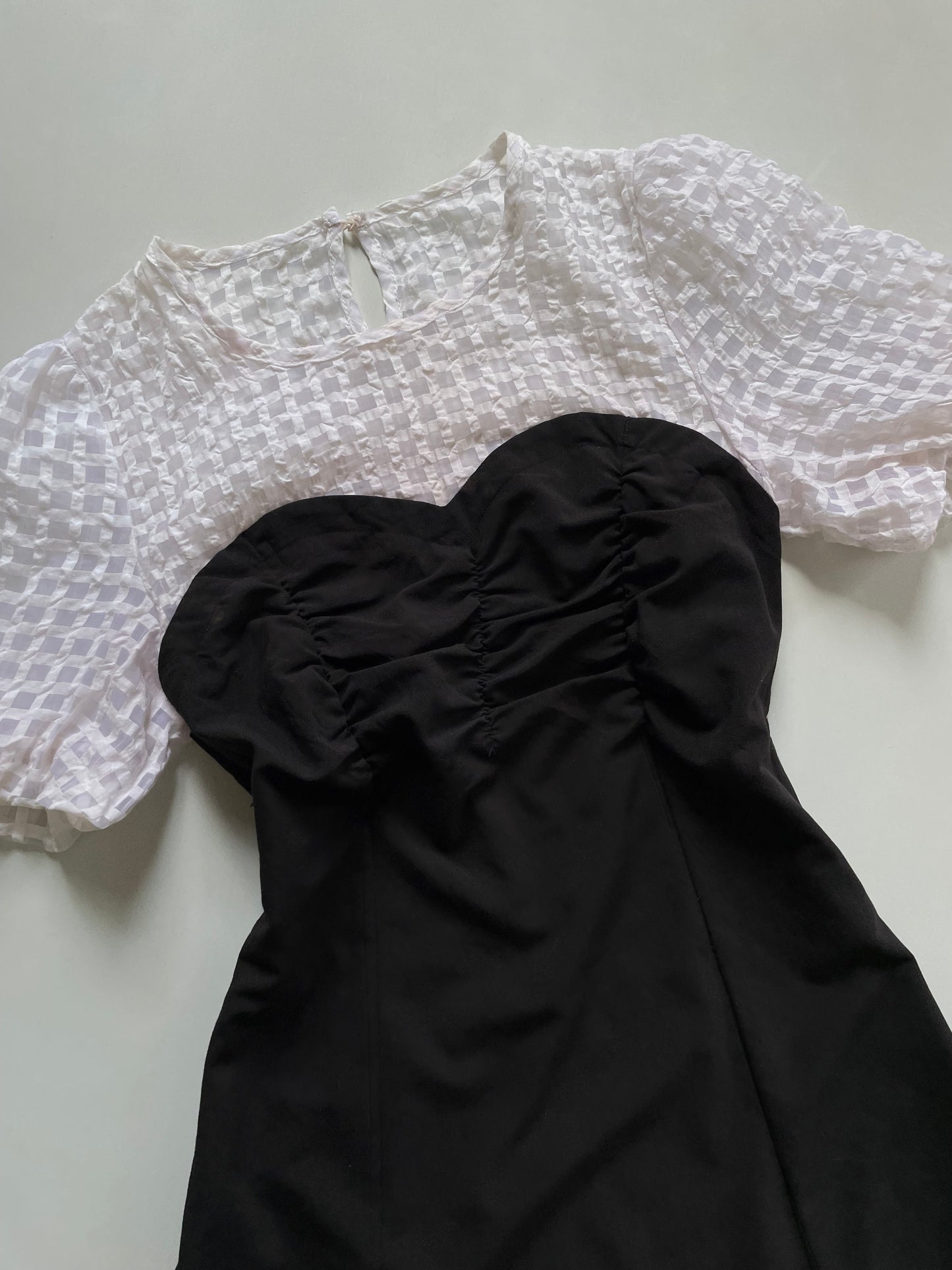 Dress-Bust 32