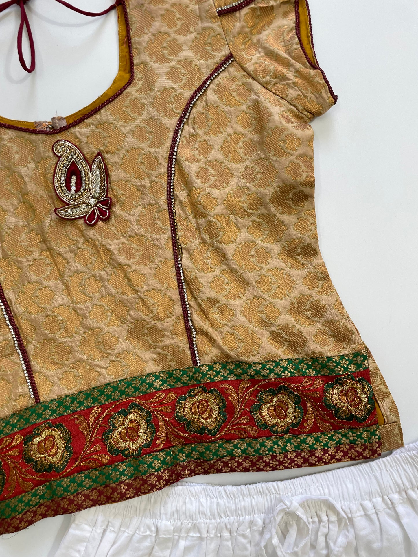 Desi Top-Bust 36