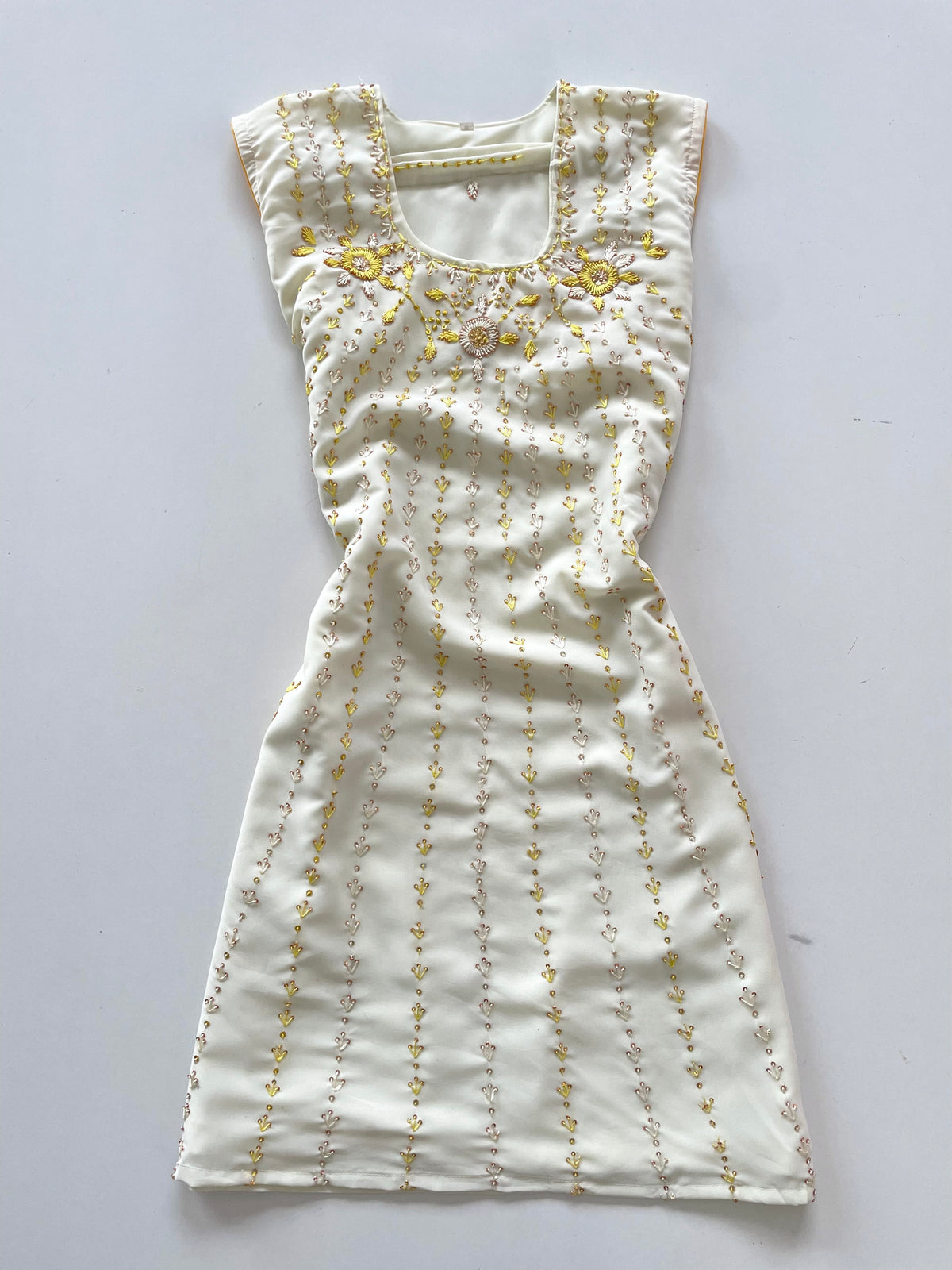 Embroidered Desi Kurta-Bust 40